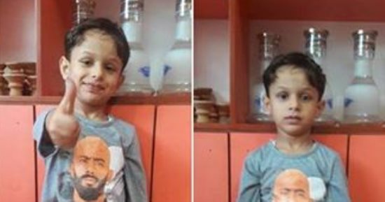 طفل فلسطينى يرتدى تيشرت بصورة محمد رمضان والأخير يعلق: أكتر حاجة أسعدتنى