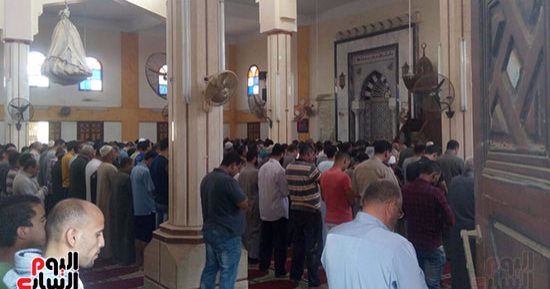 بالصور.. الآلاف يشيعون جثمان شهيد العريش بمسقط رأسه فى زفتى