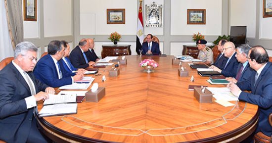 السيسى يشيد ببطولة الجيش والشرطة بسيناء ويناقش تدشين مدينة العلمين الجديدة