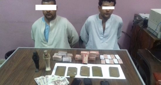 ضبط تشكيل عصابى بحوزته مخدرات وتماثيل يشتبه فى أثريتها بالأقصر