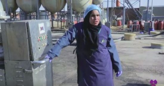 بالفيديو.. السفارة الأمريكية تنشر قصة نجاح أسماء رشوان..وتعلق: "امرأة قوية"