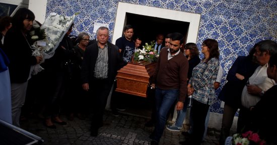 بالصور.. البرتغال تشيع ضحايا حرائق الغابات