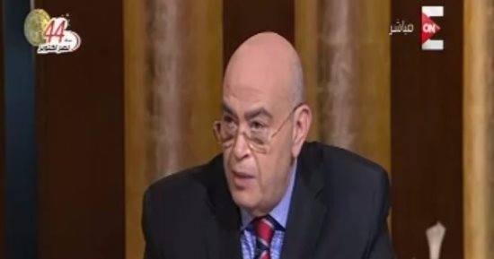 عماد أديب: السيسى واجه ظروفًا صعبة.. وهناك 50 ألف قانون بحاجة لتعديل سريع