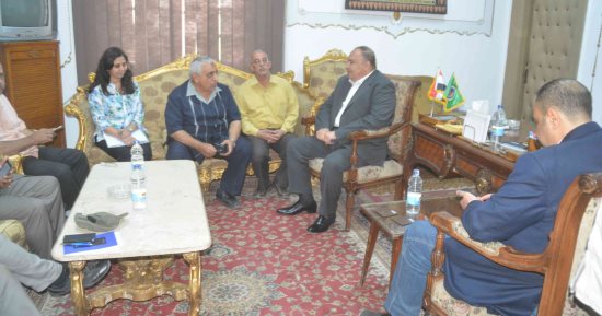 سكرتير محافظة المنيا يبحث مع وفد "الإيفاد" مشروع تطوير الرى الحقلى