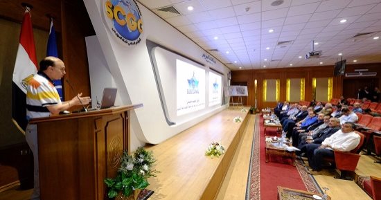 مهاب مميش: 4.3 مليار دولار عائدات قناة السويس بزيادة 3.4% عن 2016