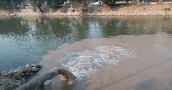 مياه الصرف تلوث بحر مويس بالشرقية