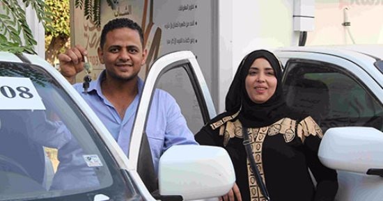 احتفالية تسليم سيارات النقل المبرد لشباب الخريجين
