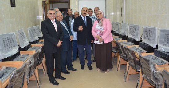 رئيس جامعة الفيوم يفتتح معمل الحاسب الآلى بكلية الزراعة