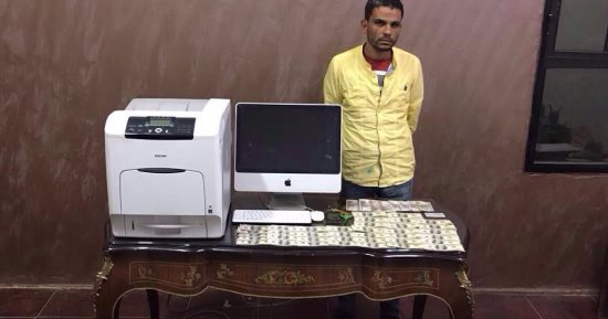 ضبط صاحب مطبعة يزور العملات الورقية وبحوزته 10 آلاف دولار بدمياط
