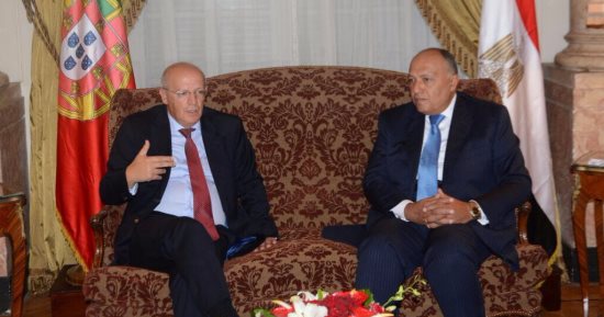  مصر والبرتغال توقعان 5 مذكرات تفاهم واتفاقيات فى عدة مجالات.. سامح شكرى: إجراءات الدول الأربع ضد قطر ساعدت فى استقرار المنطقة وتحقيق المصالحة الفلسطينية..ويؤكد: التنسيق بين "الرباعى" قائم لحماية أمنها القومى
