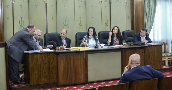 الإسكان: لم نطلع على قانون المناقصات.. والاتصال انقطع مع المالية بداية 2016