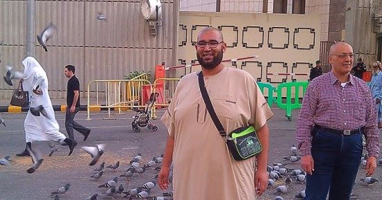 فلاح يتبرع بأرض لـ"تحيا مصر".. ويؤكد: قراري جاء بعد نتائج علاج فيروس C