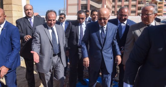 رئيس "معلومات الوزراء" يكرم عددا من طلاب الجامعات المتدربين