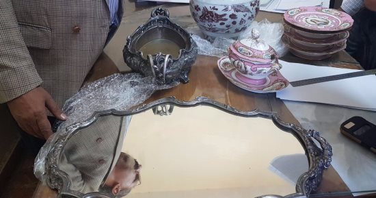 جمارك قرية البضائع بمطار القاهرة تحبط محاولة تهريب قطع أثرية إلى لبنان