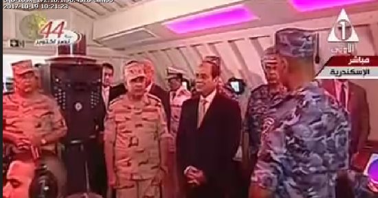 الرئيس السيسى يستمع إلى شرح عن طبيعة عمل مجمع المحاكاة بالإسكندرية