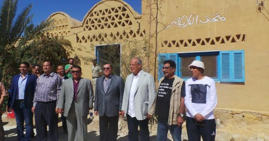 وزير التنمية المحلية يدعم الفيوم بـ 2 مليون جنيه لمحو الأمية