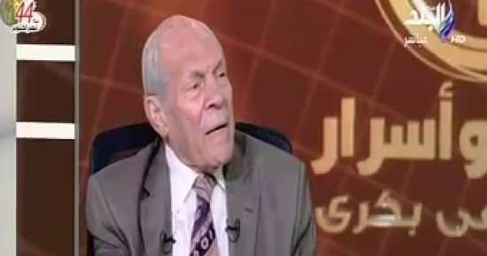 بالفيديو.. أستاذ تاريخ: شوقى كان ضد ثورة عرابى.. والزعيم قال له سنظل كبارا رغم أنف ولاد الكلاب