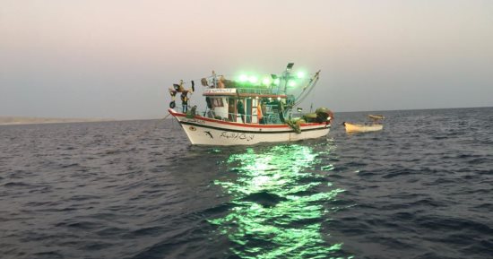 محميات البحر الأحمر : 22 مركب صيد غيروا طريقة صيدها المخالفة بالجر