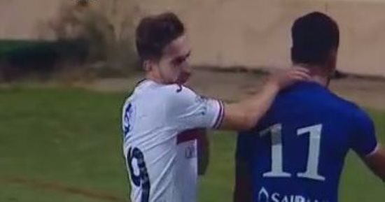 بالفيديو.. العجان يصفع حمدى زكى على "قفاه" فى مباراة الزمالك وسموحة