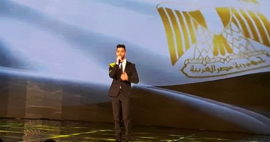 بالصور.. إدوارد يقدم حفل جوائز السينما العربية وأحمد جمال يغنى لمصر