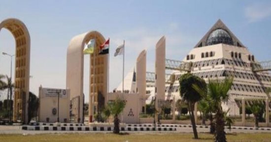 بعد إلغاء الدراسة بالمدارس “خلينا “فى الجامعة .. بدء الدراسة لاول مرة لطلاب الثانوية العامة بكليتي الهندسة وادارة الاعمال بالجامعة اليابانية