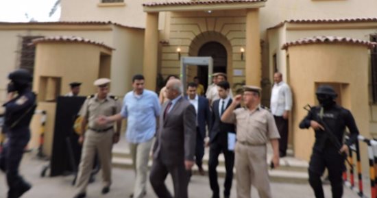 بالصور.. مدير أمن البحيرة يتفقد الخدمات الأمنية بالطريق الزراعى والكنائس