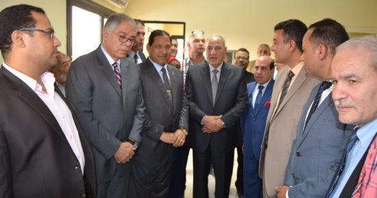 بالصور.. محافظ الغربية وأحمد الزند يفتتحان مكتب الشهر العقارى بنادى طنطا