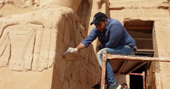 بالصور.. مدير آثار أبو سمبل: 1000 سائح يشاهدون ظاهرة تعامد الشمس