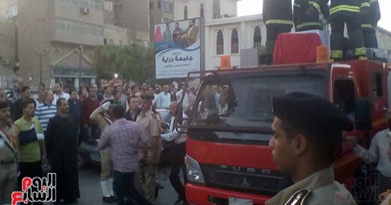 بالصور..الآلاف بالمنيا وديرمواس يشيعون جثامين شهداء الواجب بحادث الواحات الإرهابى
