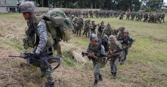 الفلبين وأمريكا تجريان مناورات عسكرية فى الجزر المواجهة لبحر الصين الجنوبى
