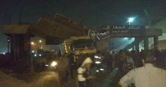 عودة الحركة المرورية بطريق إسكندرية الزراعى بعد إزالة كوبرى ميت حلفا المنهار