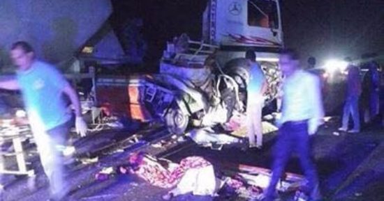 بالصور.. ارتفاع ضحايا حادث تصادم 4 سيارات بطريق أسيوط البحر الأحمر لـ16 شخصا