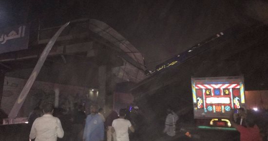 انهيار كوبرى مشاة بقليوب وشلل مرورى بطريق "القاهرة - الإسكندرية" الزراعى