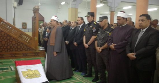 بالفيديو.. تشييع جثمان الشهيد مجند حسن زين العابدين بجنازة عسكرية فى سوهاج