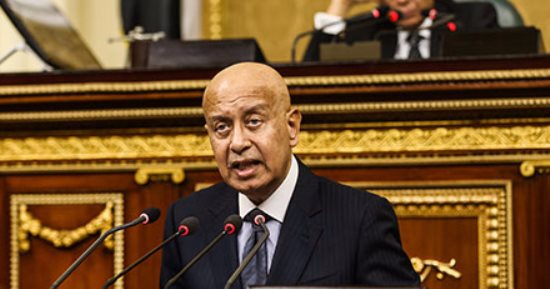رئيس الوزراء يوجه وزير البترول بتوفير التسهيلات لإخماد حريق مصنع العجمى 