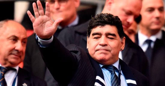 دقيقة صمت قبل جميع مباريات دوري الأبطال الليلة حدادًا على مارادونا
