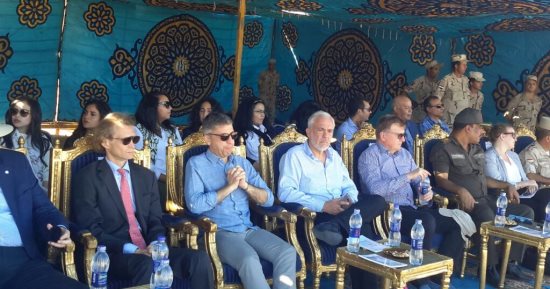 بالصور.. سفير الاتحاد الأوروبى يتفقد جهود إزالة الألغام فى العلمين