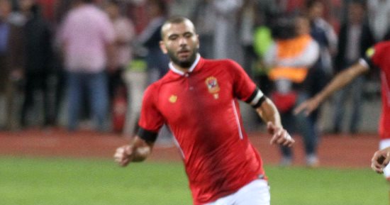 عماد متعب ينتظم فى مران الأهلى بعد شفاء ابنته