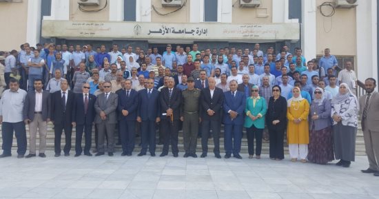 بالصور.. رئيس جامعة الأزهر والطلاب ينظمون وقفة صامتة دعما للشرطة والجيش