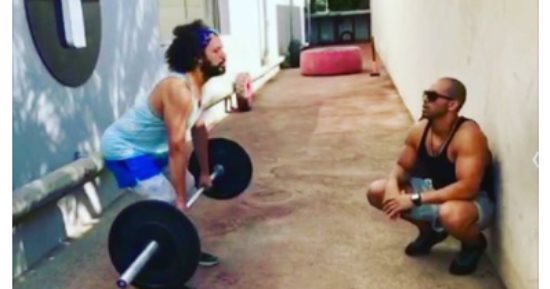 شاهد.. عبد الفتاح الجرينى فى تمرين رفع الأثقال