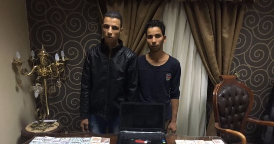 تجديد حبس عامل وعاطل بتهمة سرقة مشغولات ذهبية من شقة بالساحل