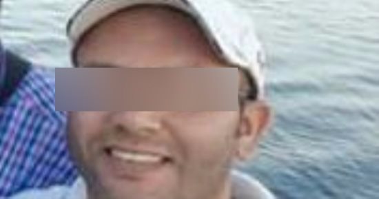 لمدة أسبوعين..فني أشعة ينتحل صفة طبيب جراحة عظام بمستشفى حكومى بدمياط ..الطبيب المزيف أجرى عمليات جراحية لمواطنين.. وفحصه الأشعة بالمقلوب كشفه.. والأمن يضبطه والنيابة تحبسه والصحة تحقق وأحد ضحاياه نزف 3 أيام 