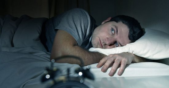 بتعانى من الأرق.. عليك بالكيوى مش هتصحى من النوم