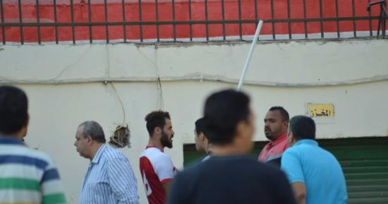 بالصور.. اشتباكات بين لاعبى غزل المحلة والبلدية بعد فوز الغزل بثنائية