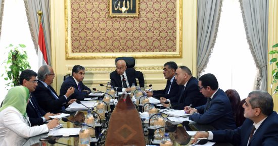 رئيس الوزراء يوجه بدراسة منظومة التخلص من المخلفات الصلبة على أسس سليمة 