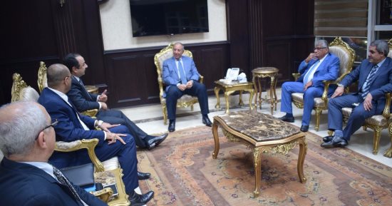 محافظ البحر الأحمر يشدد على اتخاذ الإجراءات الوقائية لمواجهة أخطار السيول