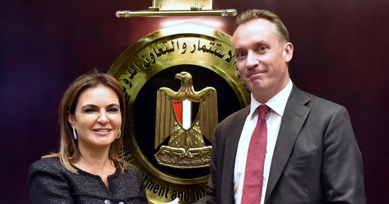 سحر نصر تبحث مع وفد من بورصة لندن تعزيز التعاون وجذب مزيد من الاستثمارات