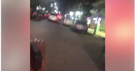 بالفيديو.. سيدة تنقذ شابا من الاختطاف بعد مطاردة بالسيارة فى مدينة نصر