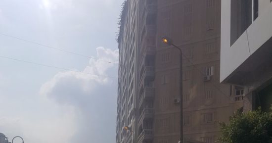 قارئ يرصد أعمدة إنارة مضاءة صباحا بشارع ألبرت الأول فى الإسكندرية