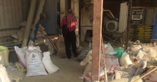 ضبط مصنع أعلاف بدون ترخيص بمركز قويسنا